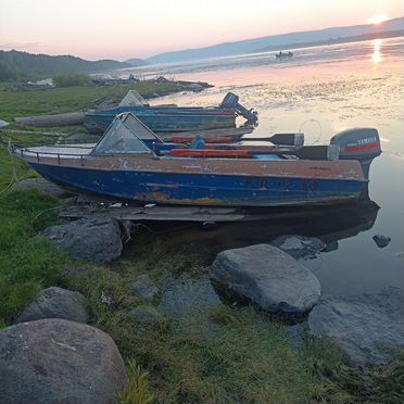 Продам лодку Крым с мотором Ямаха 40 эндуро